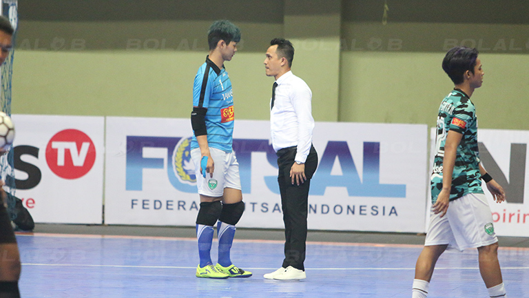 Pelatih Vamos  Mataram  Gelar Coaching Clinic Untuk Pemain 