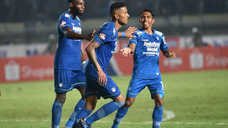 Duel Arema vs Persib Bandung Alami Perubahan Jadwal  