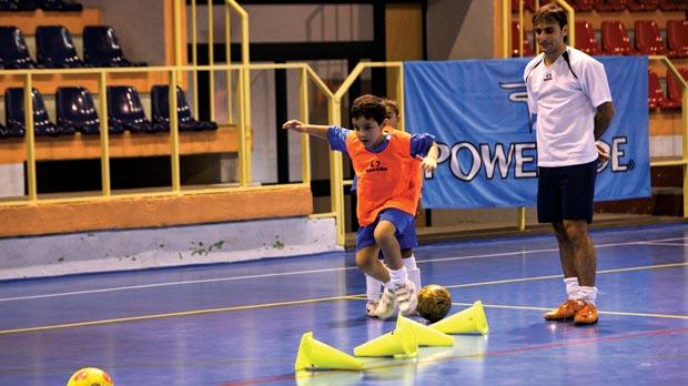 Futsal Zona Sembilanbelas Tutorial Menjadi Flank Futsal