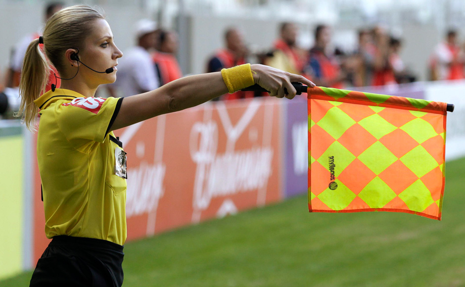 Hakim Garis Cantik Yang Dipaksa Pensiun Karena Kecantikannya Bolalob Com