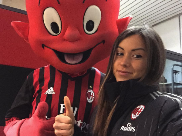 Kisah Seorang Model Cantik Di Jajaran Pelatih Ac Milan Bolalob Com