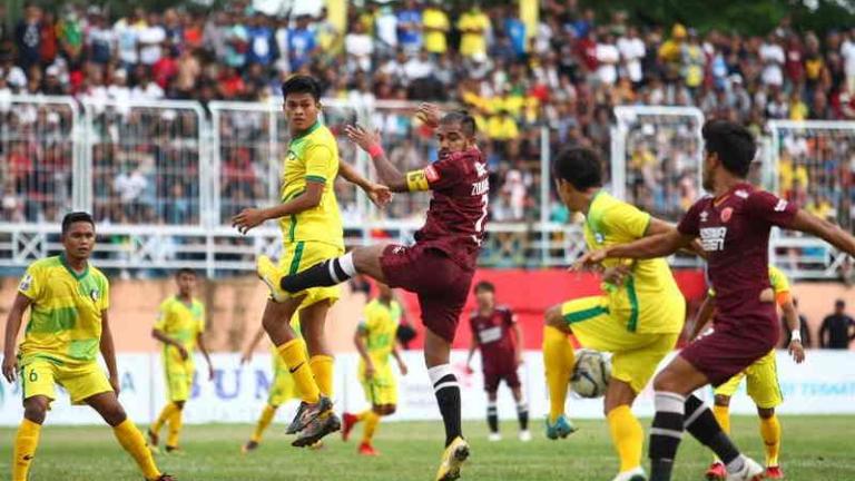 TERPOPULER Desain  Jersey  Klub  Indonesia Tuai Protes 