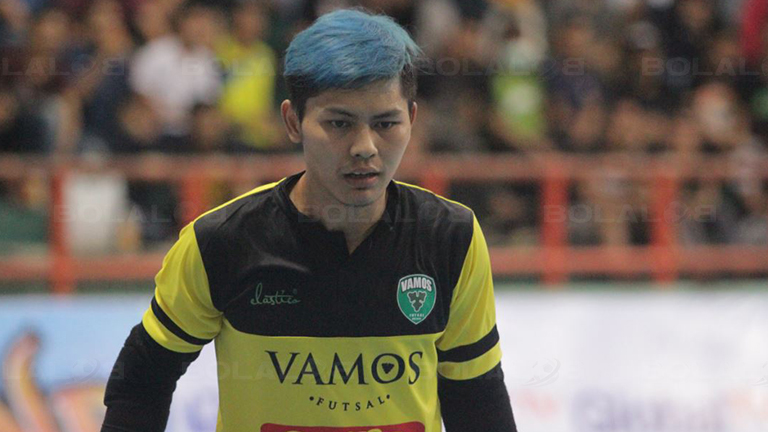 Filosofi Gaya Rambut  Biru  Laut  Kiper Vamos Mataram 