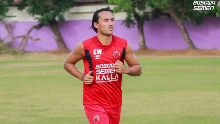 Eefek Ezra Walian di PSM: Menambah Semangat dan Moral Tim ...