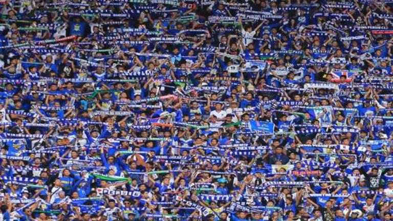 Akibat Ulah Suporter, Persib Kembali Mendapatkan Sanksi - Bolalob.com