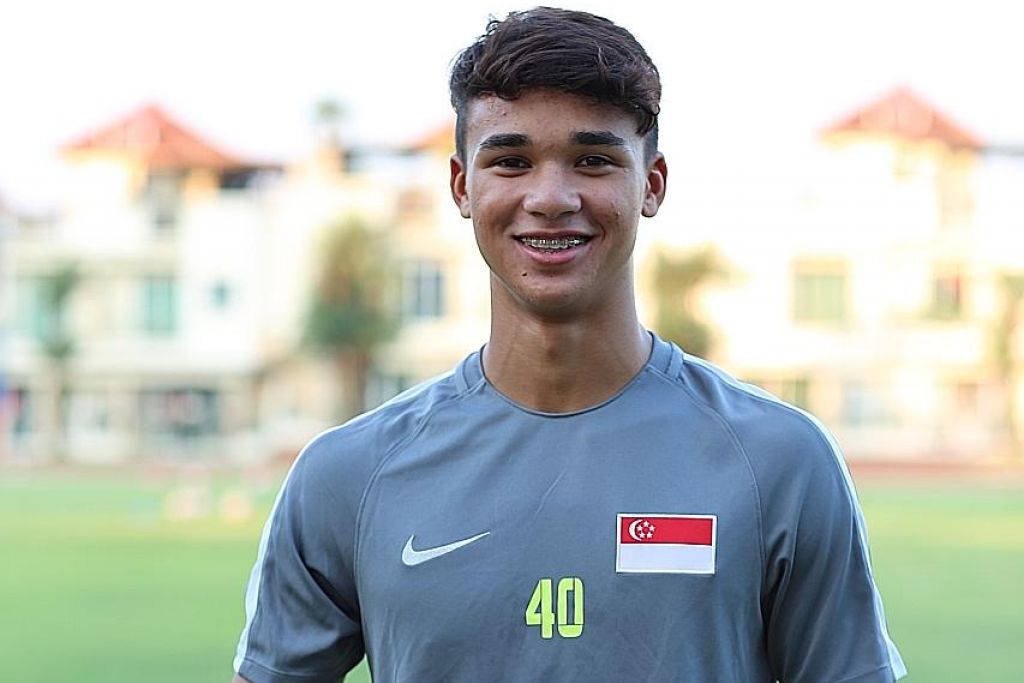 Striker Senior Singapura Dukung Putra Fandi Ahmad Cetak Gol di Piala